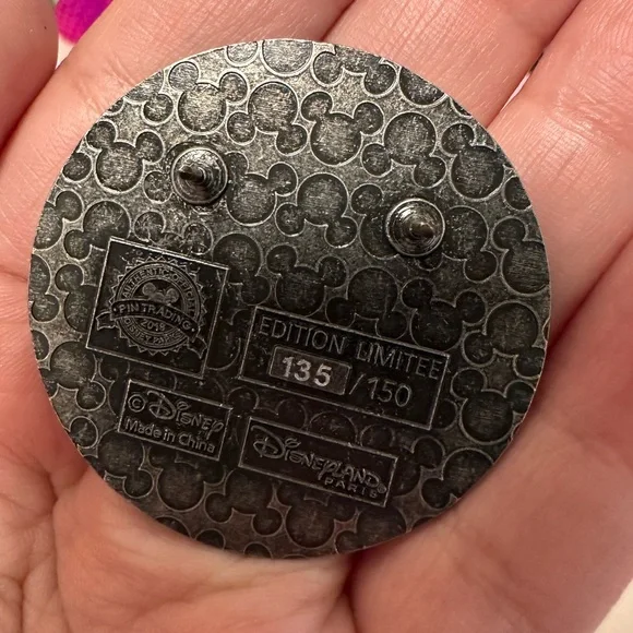 📍FINAL SALE📍Disneyland Paris Figaro Coin Medallion Pin LE 150 - Picture 2 of 3